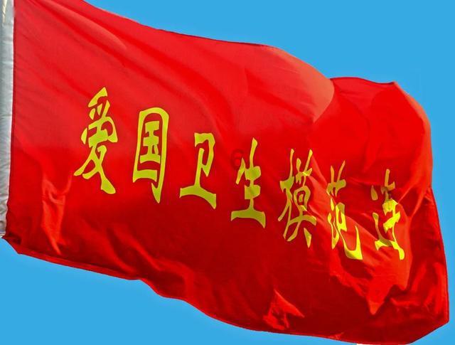 李亚鹏与嫩妻甜蜜拍片,幸福家庭生活引发关注!